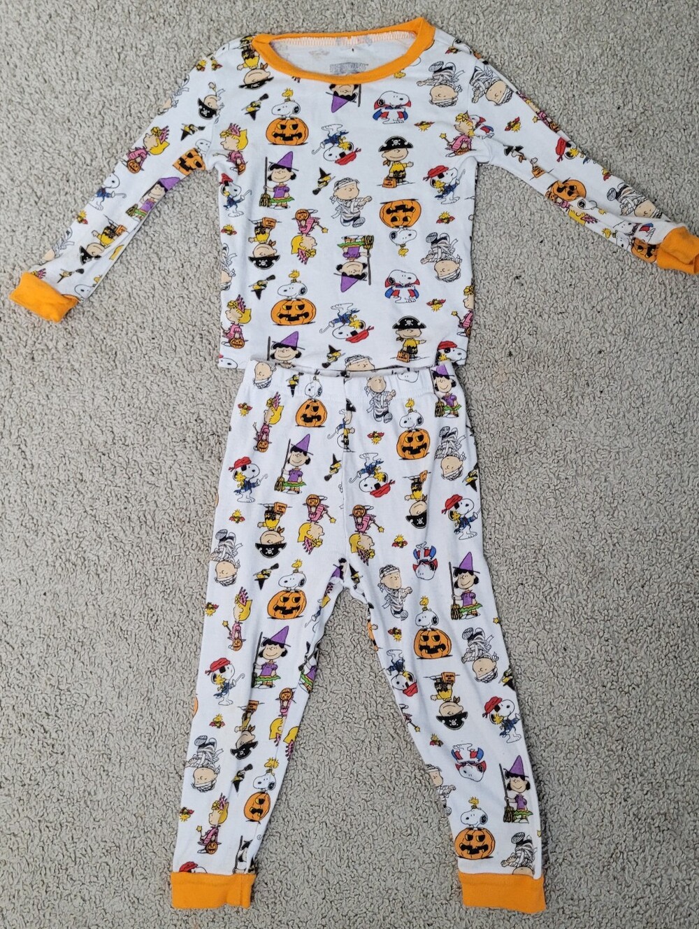 Peanuts Halloween print two-piece pajama set Size 4T
